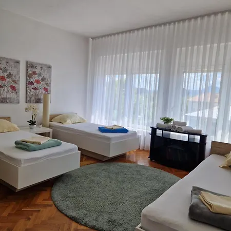 דירה Pasha Apartman